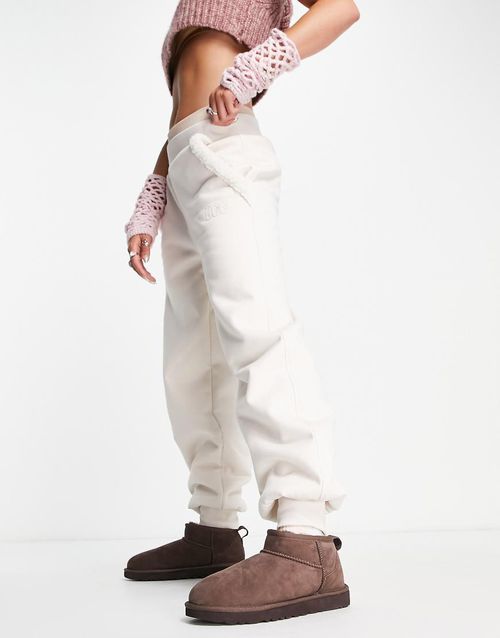Classic Ultra Mini boots in chocolate-Brown
