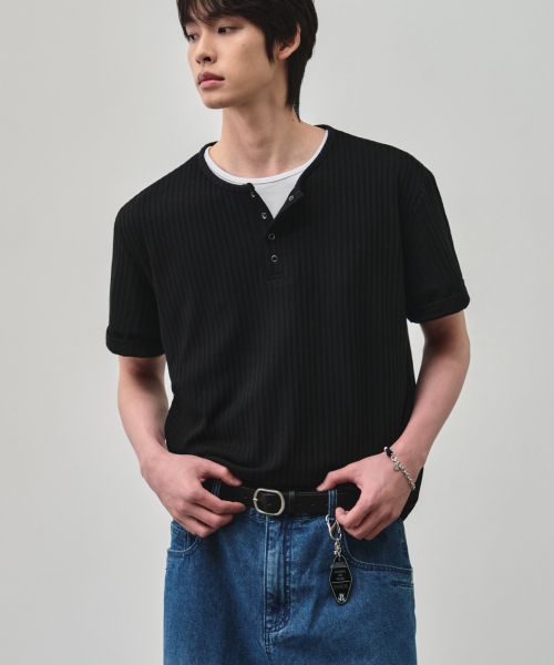 Ribbed Snap Henley Neck Crop Half T-Shirt