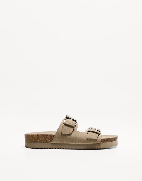 Buckled flat slider sandals in beige-Neutral
