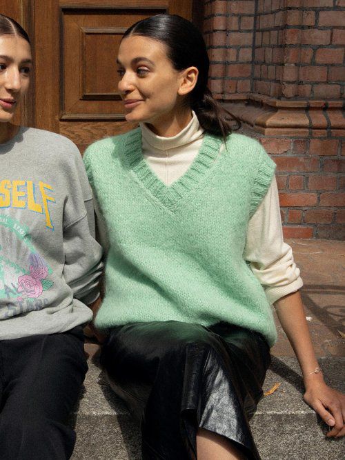 Fluffy Knit Vest in Green VK3AV156