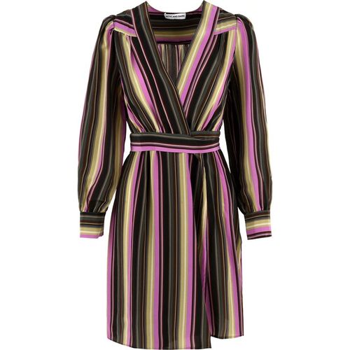 Robes grenier et grange multicolore