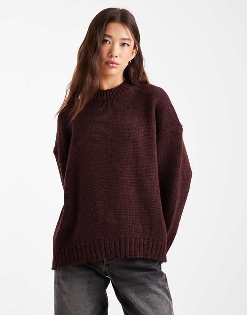 Oversized crew neck jumper with curved hem in clean yarn in plum-Purple
