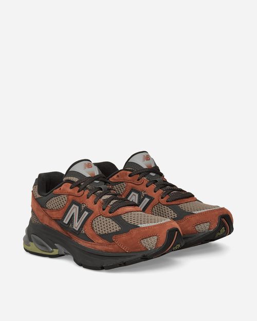 2010 Sneakers Pecan / Castlerock