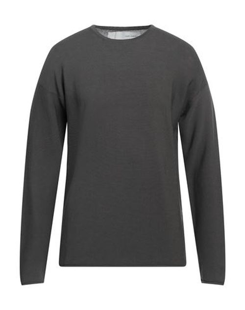 Man Sweater Lead