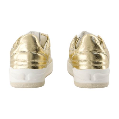 Sneaker — Gold