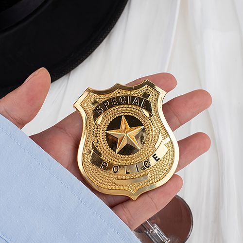 TEMU Anime Role Badge - Male/female -themed Emblem Pin With Badge Design Text & Number 77 For Cosplay, Uniforms, Role-play Costumes, Broche