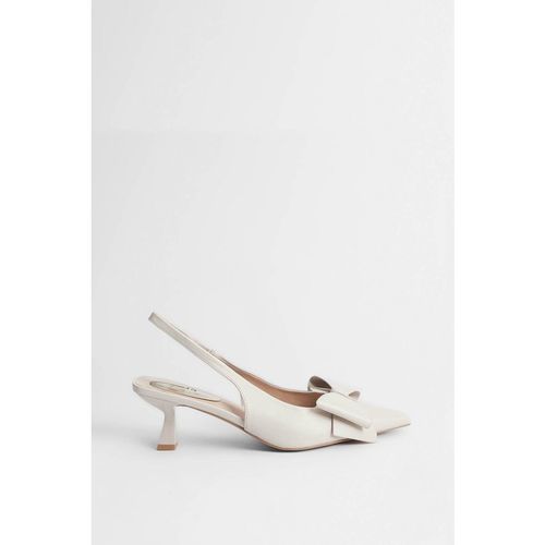 Oasis Women's Dillie Faux Leather Bow Detail Kitten Heeled Slingback Court Shoes in Bone