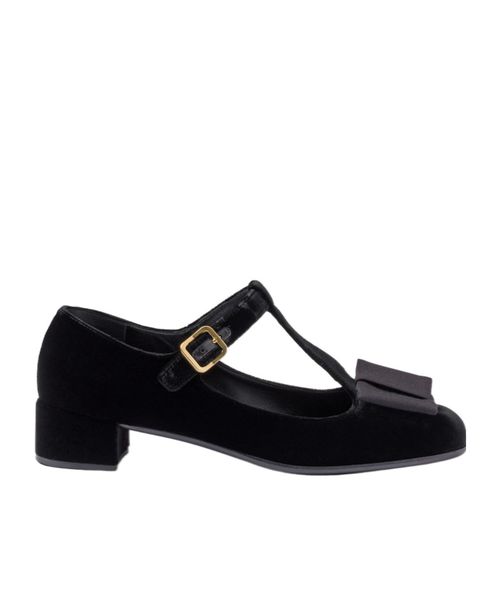 Velvet pumps