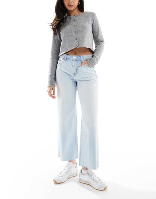 Stradivarius D96 cropped straight leg jeans in light blue