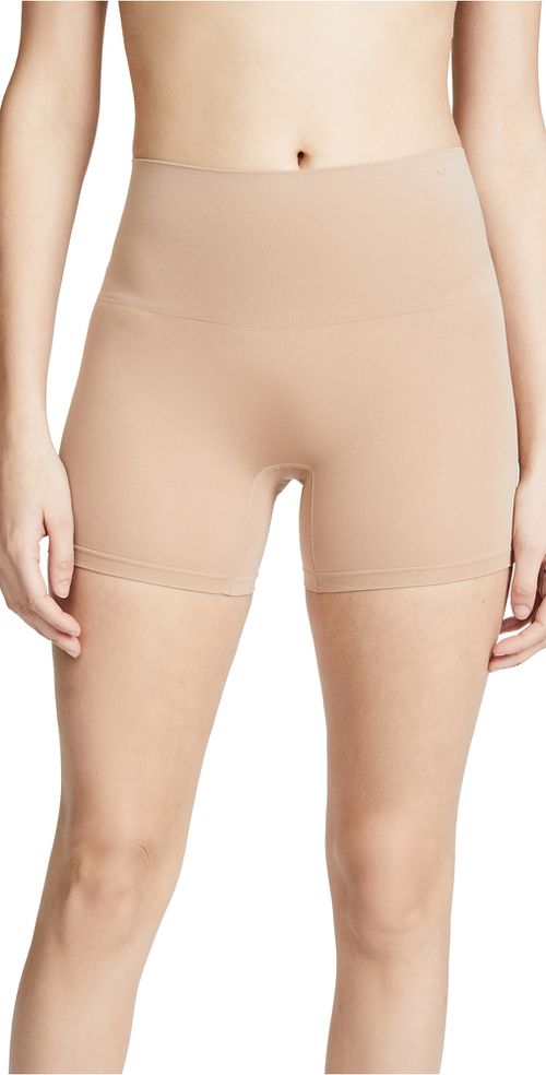 Seamlessly Shaped Ultralight Nylon Shorts Almond