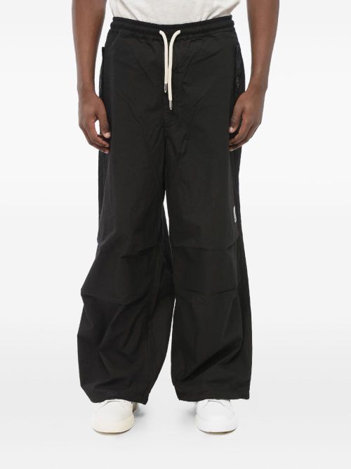 Drawstring-waist flat-front trousers - Black