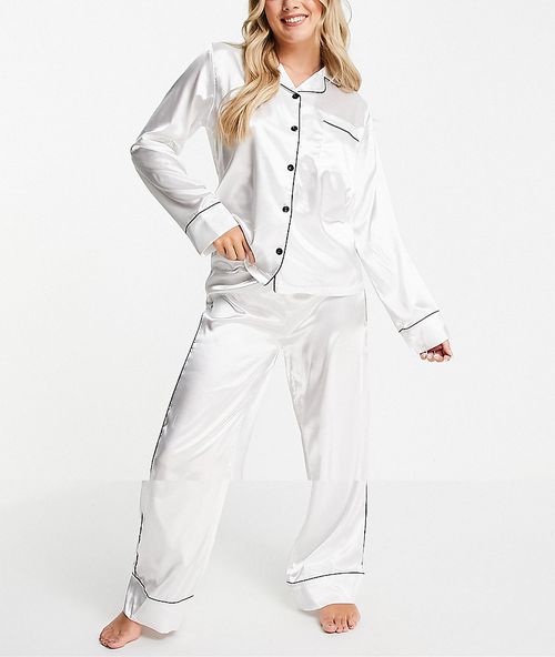 Slouchy pyjama set in white with black piping