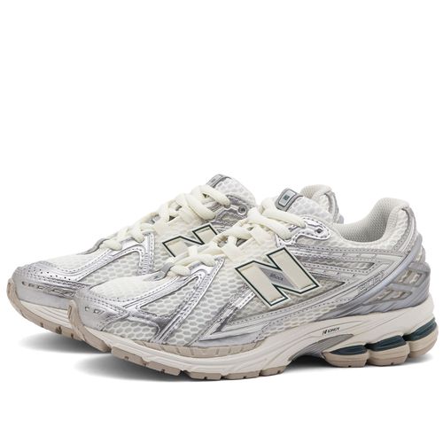 M1906REE Sneakers in Silver Metallic