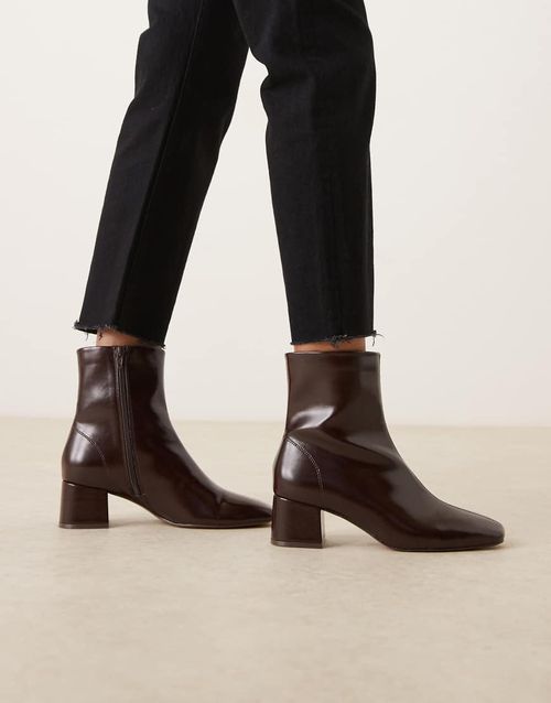 Relay smart heeled ankle boots in chocolate-Brown