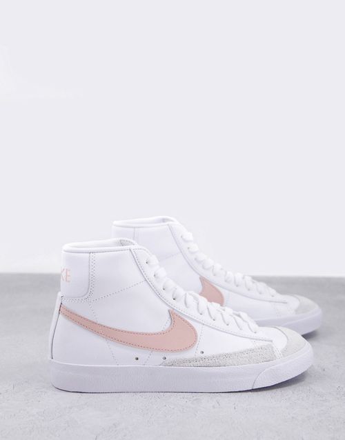 Blazer Mid '77 trainers in white and pale pink