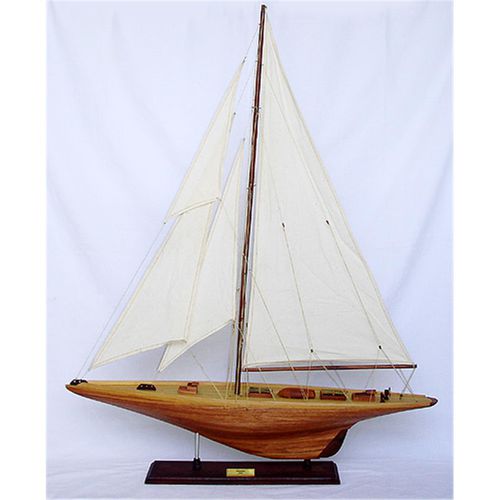 Shamrock Mid Model Boat