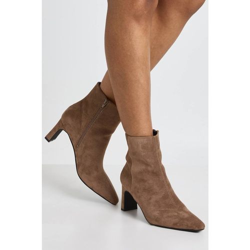 Boohoo Women's Low Heel Faux Suede Ankle Boots in Taupe