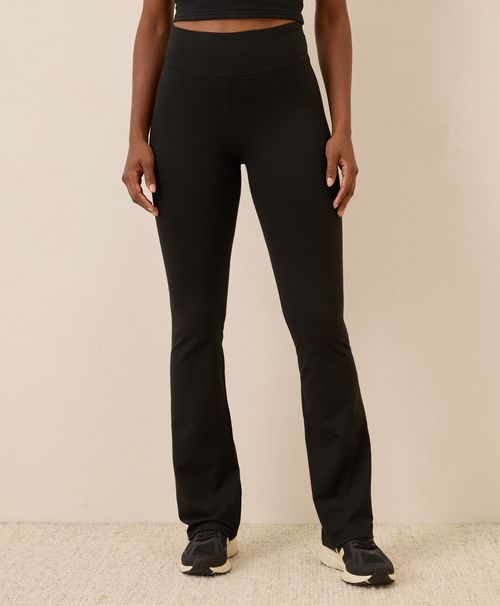 Women's Black On the Go-To Bootcut Legging R