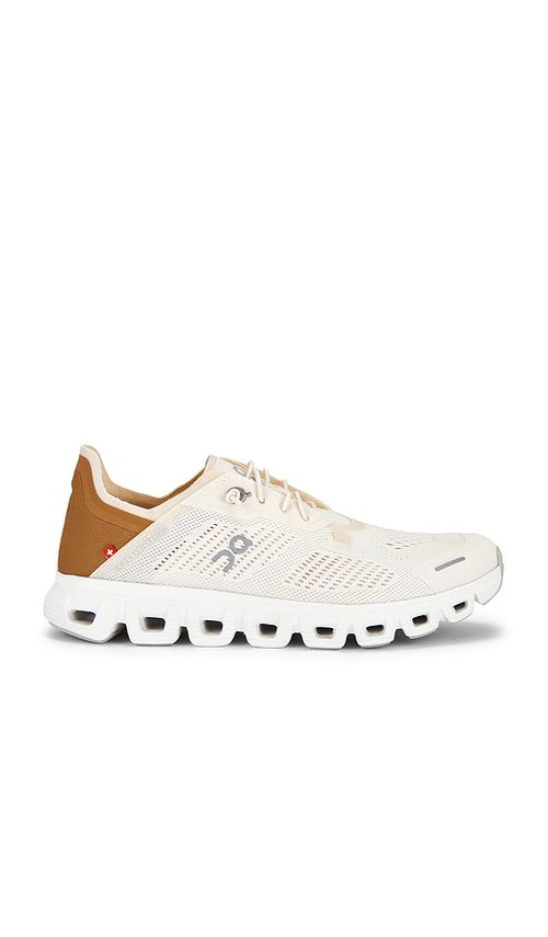 On Cloud 6 Coast Sneaker in Beige. 7.5. Also .5, 6, 6