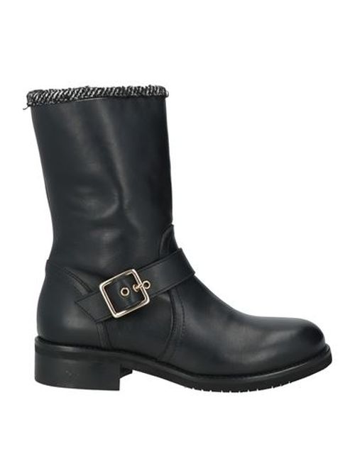 DIVINE FOLLIE Essentials