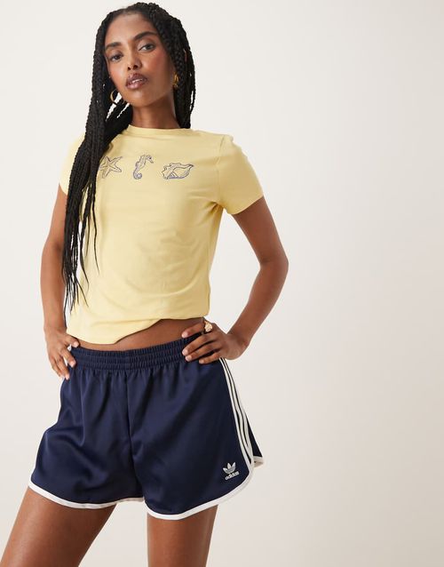 3 stripe sprinter shorts in black-Navy