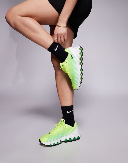 Nike Air Max DN8 sneakers in green