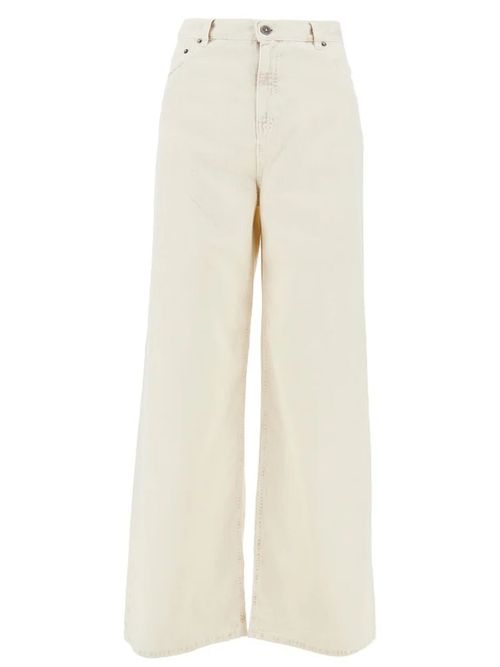 Chic Boyfriend Jeans with Distressed Detailing