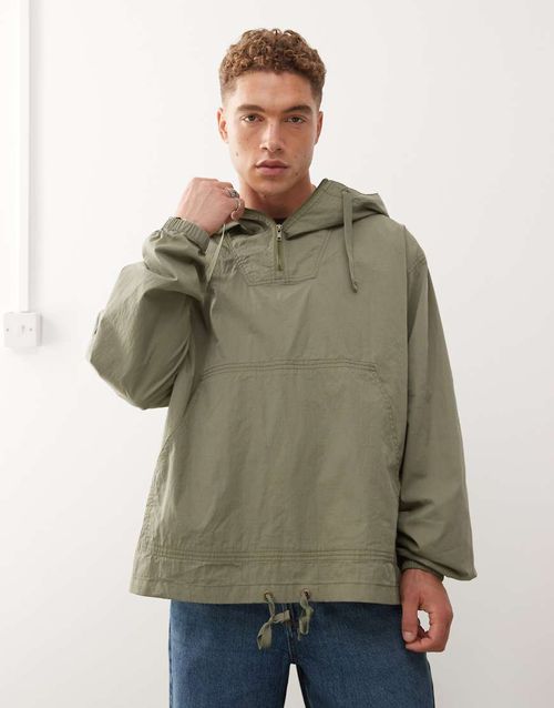 Hooded pullover anorak in green