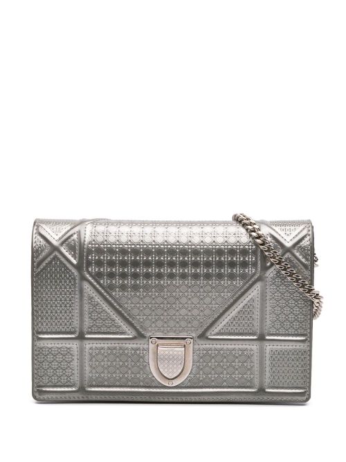 Christian Dior Pre-Owned 2017 Metallic Patent Microcannage Diorama Wallet on Chain crossbody bag - Silver