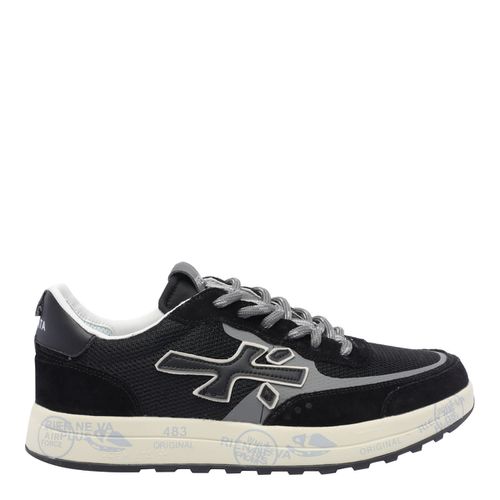 Nous Sneakers