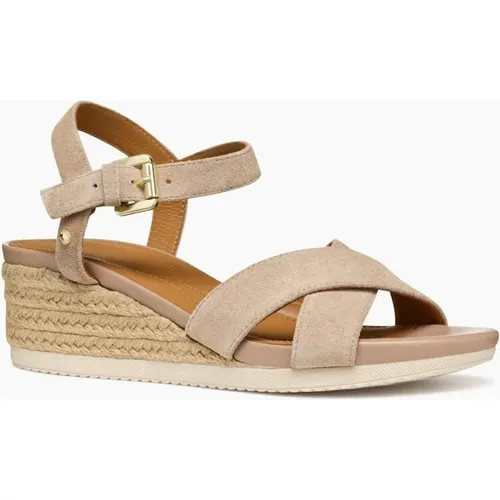 Geox Women's D Ischia Corda Womens Wedge Sandals - Tan