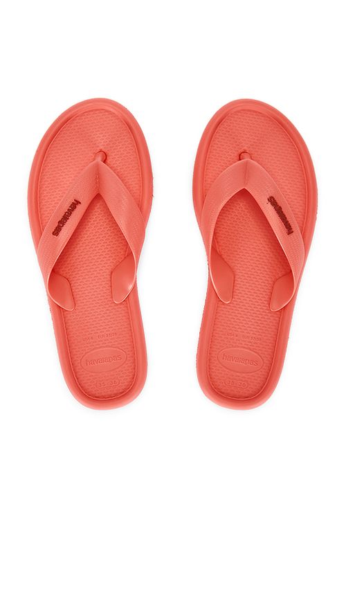 Havaianas Puffed Up Sandal in Coral. 37/38. Also /36, 39/40