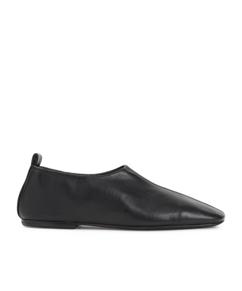 Square toe casual shoes