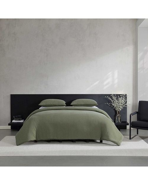 Carved Lines Matelassé Duvet Set