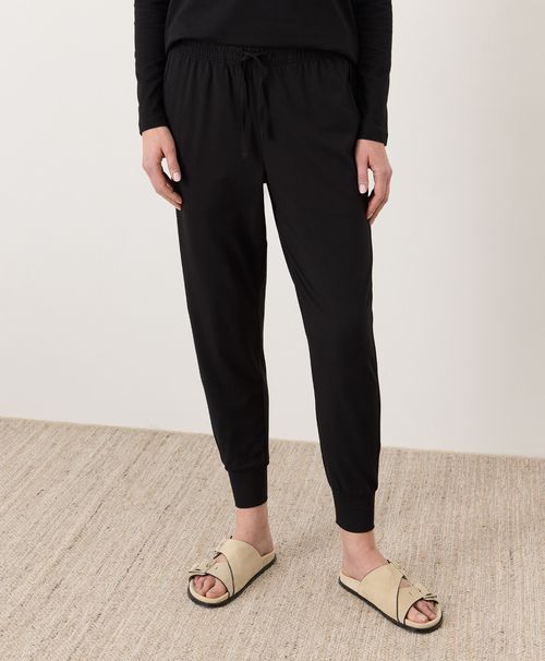 Women's Black Luxe Essential Jogger