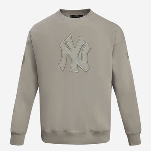 Men's New York Yankees Neutral Drop Shoulder Fleece Crewneck Shirt in Beige