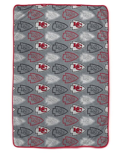 Kansas City Chiefs Nfl Team Logomania Oversized Fleece Blanket
