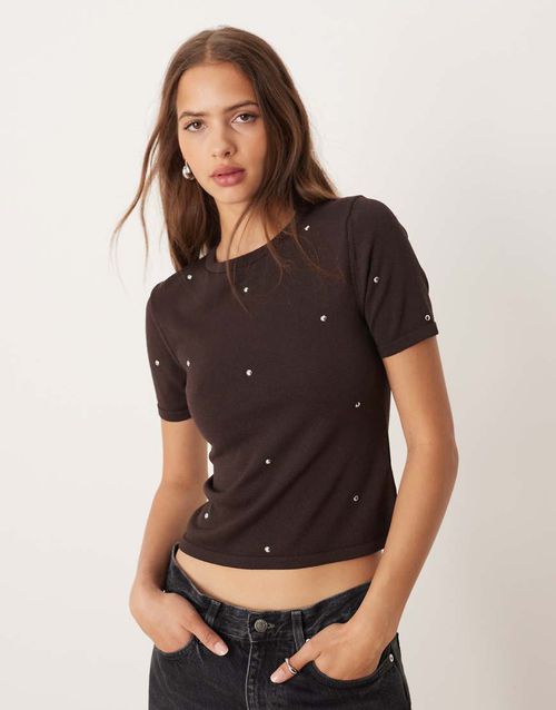 Fine knitted t-shirt with studs in brown