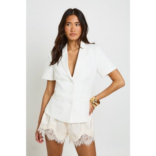 Boohoo Women's Short Sleeve Fitted Blazer in White