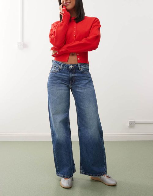 Imoo low waist wide leg jeans in mid blue wash