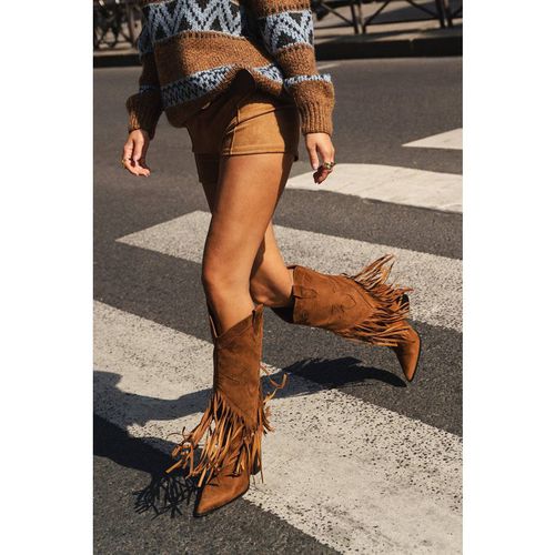 Boohoo Women's Vintage Look Western Style Tassel Detail Cowboy Boots in Taupe