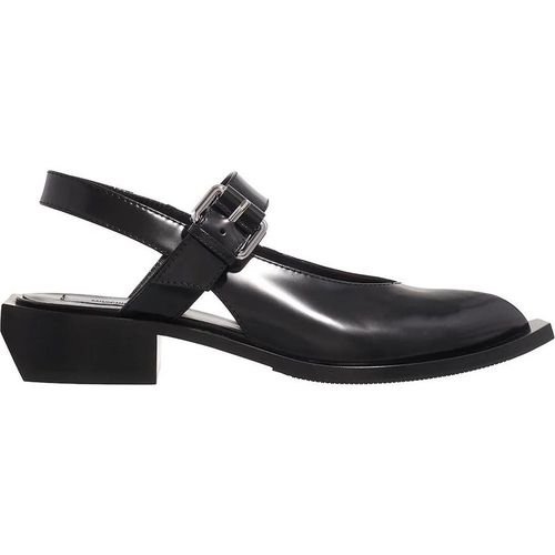 Sandal