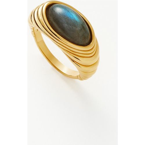 Wavy Ridge Gemstone Ring