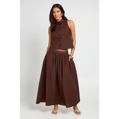 Boohoo Women's Linen Look Waistcoat & Volume Maxi Skirt Co-Ord in Chocolate