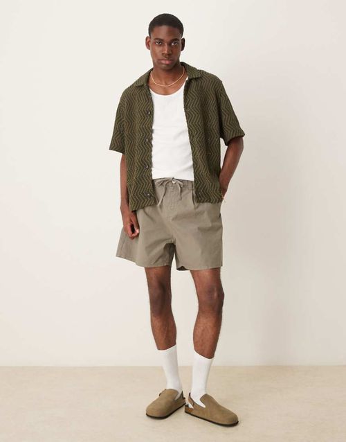 Wide leg shorter length pleated shorts with drawstring in khaki-Green