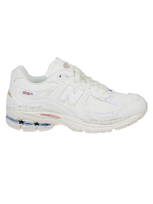2002r Sneakers
