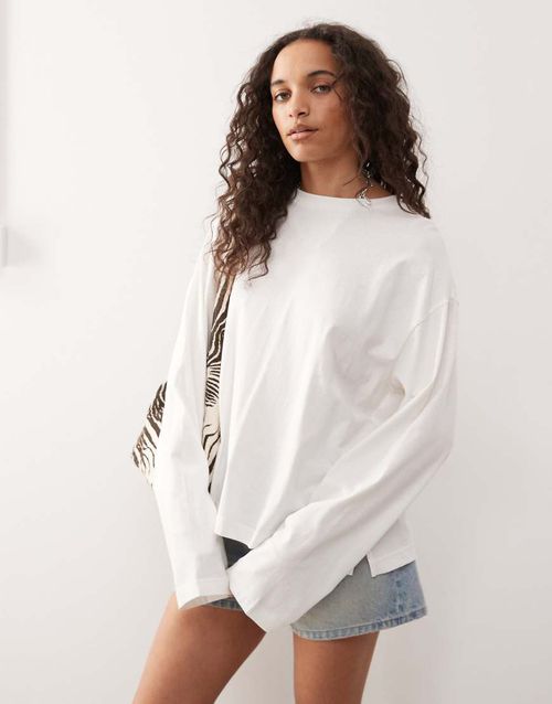 Oversized long sleeve t-shirt with side slits in white