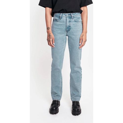 Classic straight fit jeans in organic light vintage | Thread color: Navy | Waist rise: Low | Hem length: Long
