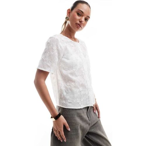 Pieces Womens floral applique short sleeve button front top in white