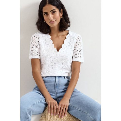 Phase Eight Freya Scallop V-Neck T-Shirt In White